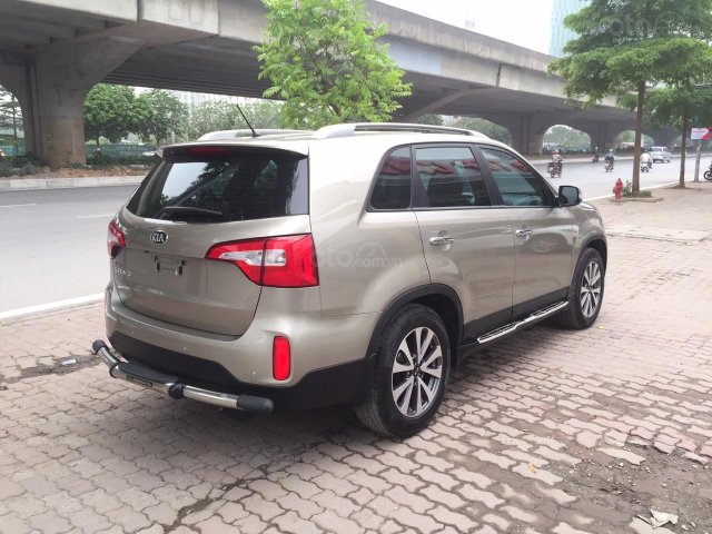 Bán Kia Sorento 2.4AT năm sản xuất 2015, màu vàng