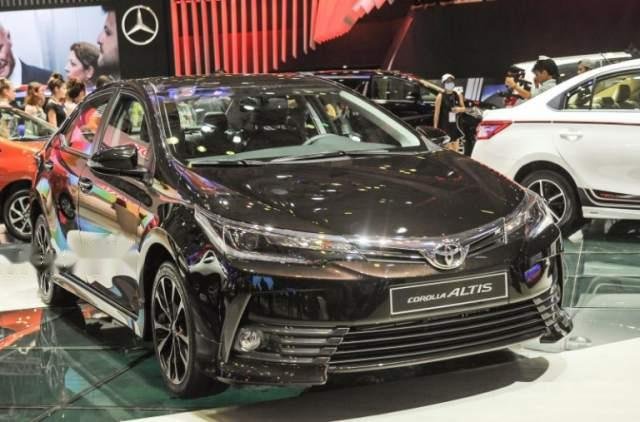 Bán Toyota Corolla altis đời 2019, màu nâu, giá tốt0