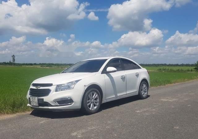 Cần bán gấp Chevrolet Cruze sản xuất 2016, màu trắng, nhập khẩu xe gia đình giá cạnh tranh