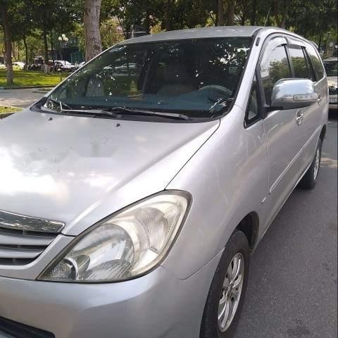 Bán ô tô Toyota Innova J đời 2008, màu bạc, giá tốt