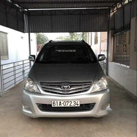 Bán Toyota Innova đời 2011, màu bạc