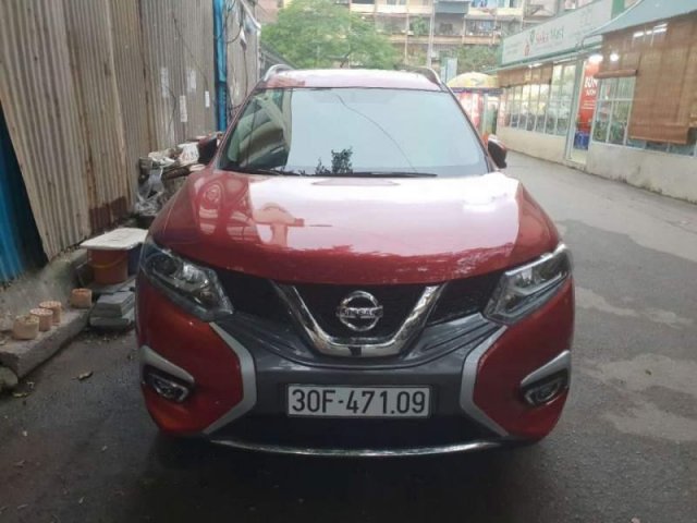 Bán xe Nissan X trail 2.5 SV 4WD 2018, màu đỏ