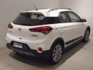 Bán xe Hyundai i20 Active đời 2015, màu trắng, nhập khẩu xe gia đình, giá chỉ 510 triệu0