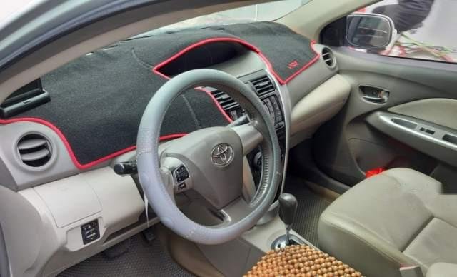 Cần bán lại xe Toyota Vios G đời 2010, màu bạc, số tự động 0