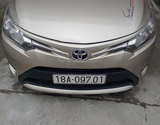 Cần bán xe Toyota Vios 1.5E CVT đời 2017, màu vàng, số tự động, giá tốt