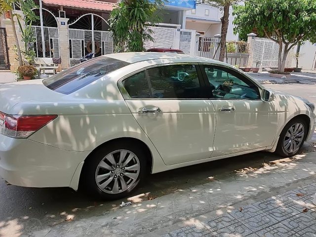 Bán Honda Accord 2011, màu trắng, xe nhập, 620tr