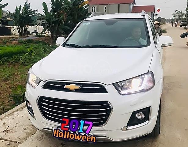 Bán ô tô Chevrolet Captiva năm 2017, màu trắng, xe mới chạy 20000 km 