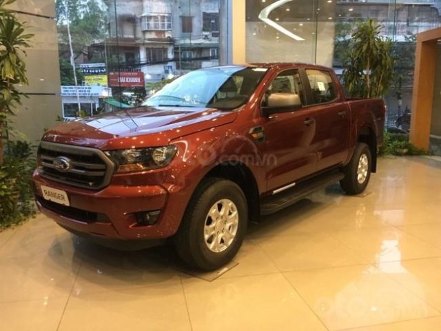 Xe Ford Ranger XLS MT tại Ford Vinh Nghệ An