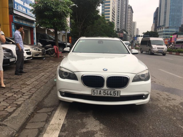 Cần bán xe BMW 7 Series 750Li 2010, màu trắng, nhập khẩu