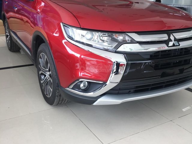 Mitsubishi Outlander 2.0 CVT - Khuyến mãi đến hàng chục triệu, xe có sẵn, lái thử tận nhà. L/H: 079.8480.0790