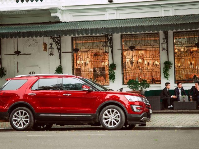 Bán Ford Explorer giá rẻ nhất toàn quốc, xe đủ màu, giao ngay, nói không bia kèm lạc0