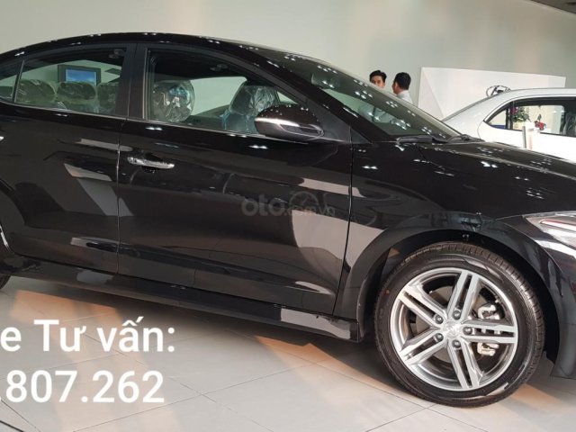 Hyundai Elantra 1.6 AT Sport 2019, sẵn xe giao ngay, ưu đãi đặc biệt dịp lễ 30.04