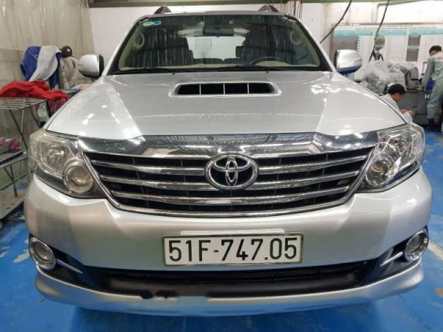 Bán ô tô Toyota Fortuner 2.5G đời 2016, màu bạc  