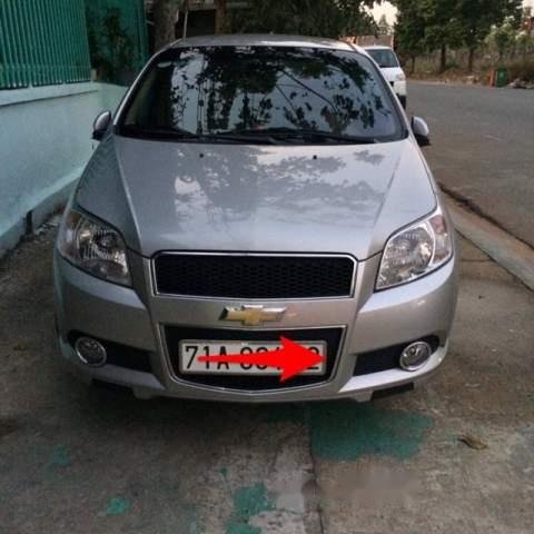 Bán xe Chevrolet Aveo 2017, màu bạc, xe nhập