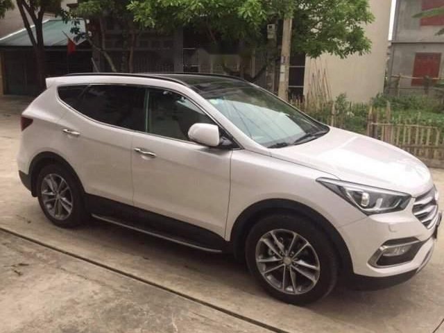 Bán Hyundai Santa Fe năm sản xuất 2017, màu trắng