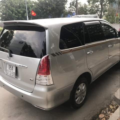 Cần bán gấp Toyota Innova G 2009, màu bạc còn mới, giá 395tr0