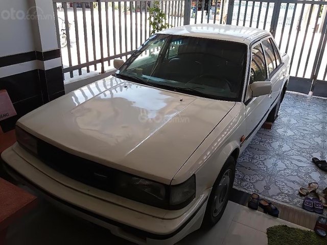 Bán Nissan Bluebird sản xuất 1990, màu trắng, xe nhập, giá tốt