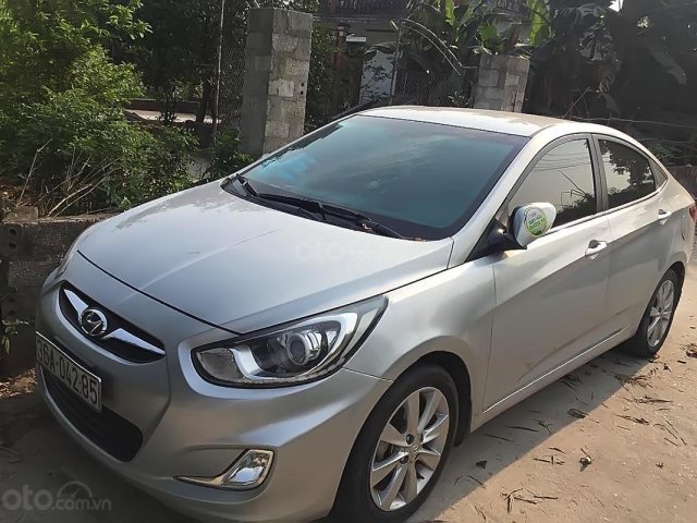 Bán xe Hyundai Accent đời 2012, màu bạc, nhập khẩu 