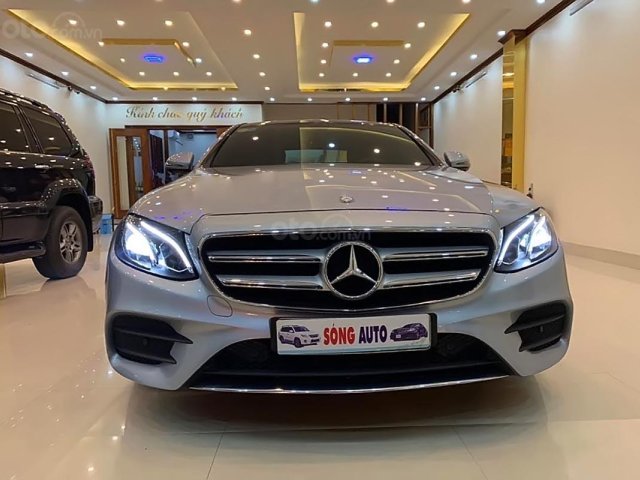 Bán xe Mercedes E300 năm 2017, màu bạc, nhập khẩu  0