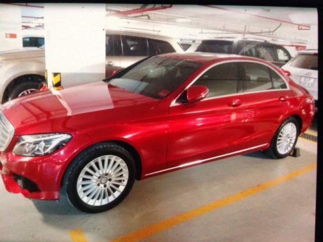 Cần bán Mercedes C250 năm 2018, màu đỏ chính chủ