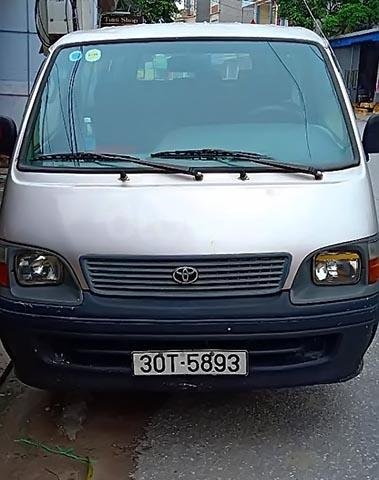 Tôi cần bán xe Toyota Hiace sx năm 2003, chạy Turbo cực kì tiết kiệm nhiên liệu