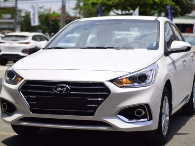 Bán Hyundai Accent đời 2019, màu trắng, 425 triệu