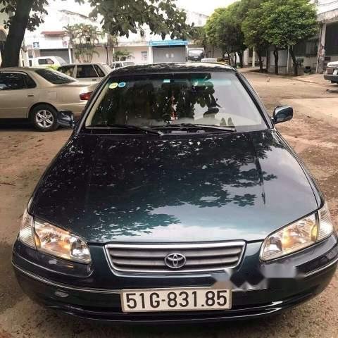 Cần bán Toyota Camry năm sản xuất 2002, màu xanh lam, nhập khẩu nguyên chiếc  