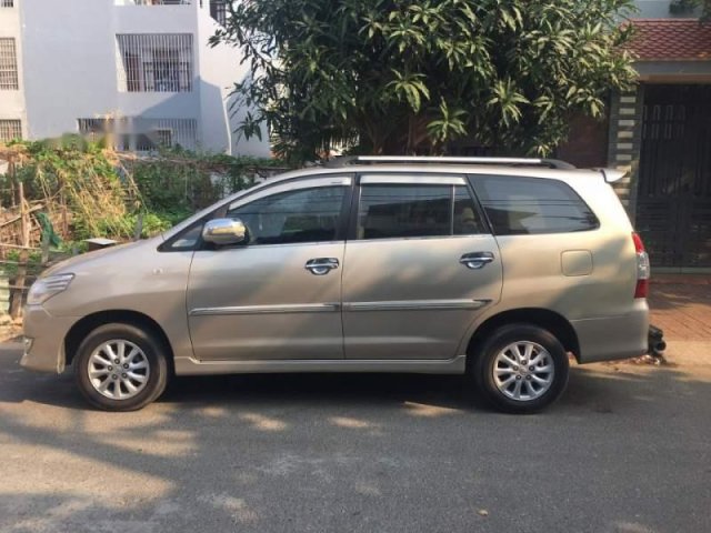 Cần bán gấp Toyota Innova sản xuất 2014 số sàn