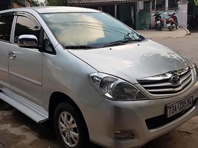 Bán ô tô Toyota Innova G đời 2009, màu bạc xe gia đình0