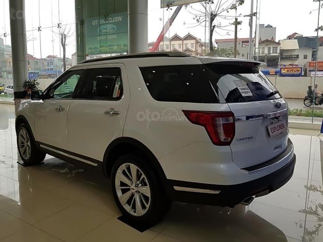 Cần bán xe Ford Explorer Ecoboosst năm sản xuất 2018, màu trắng, nhập khẩu