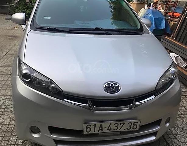 Bán xe Toyota Wish 2.0 sản xuất 2011, màu bạc, nhập khẩu