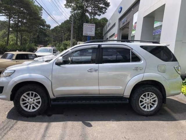 Bán Toyota Fortuner đời 2013, màu bạc xe gia đình