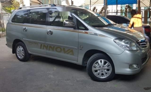 Cần bán xe Toyota Innova sản xuất 2009, ít sử dụng