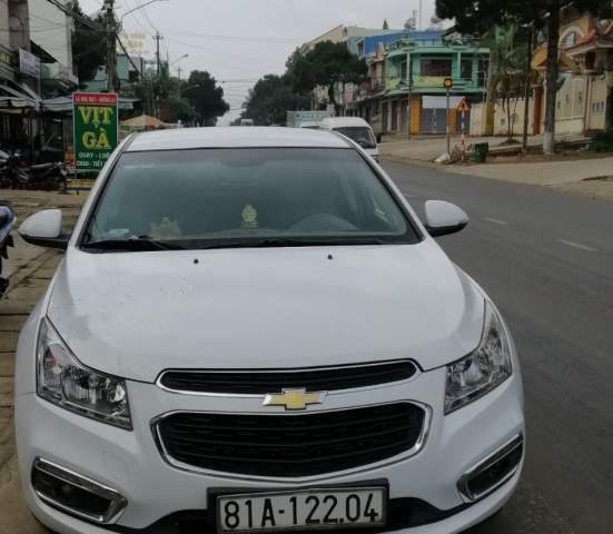 Cần bán Chevrolet Cruze đời 2017, màu trắng số sàn giá cạnh tranh