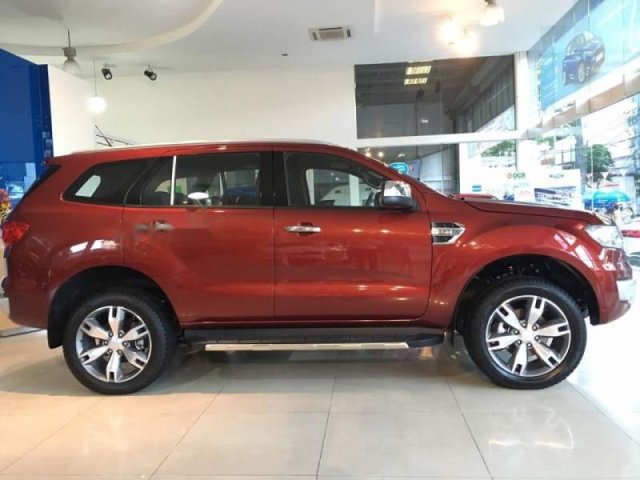 Bán Ford Everest 2.0 Titanium 4x4 đời 2019, màu đỏ, xe nhập. Xe giao ngay