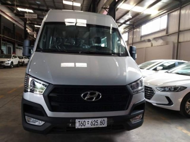 Bán xe Hyundai Solati 2019, màu trắng, nhập khẩu