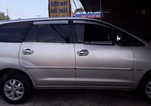 Bán Toyota Innova G năm sản xuất 2006, màu bạc xe gia đình giá cạnh tranh