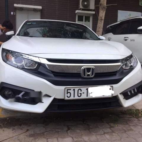 Bán xe Honda Civic 1.8E sản xuất năm 2018, màu trắng, nhập khẩu 