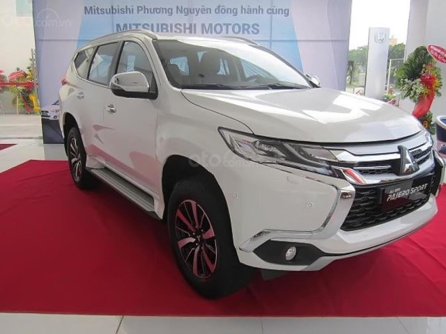 Bán xe Mitsubishi Pajero Sport 2.4D 4x2 MT sản xuất 2019, màu trắng, nhập khẩu