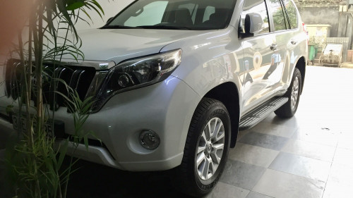 Bán Toyota Prado AT đời 2017, màu trắng, xe nhập  