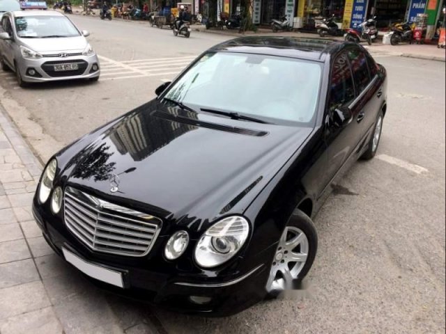 Bán Mercedes E280 đời 2009, màu đen, số tự động