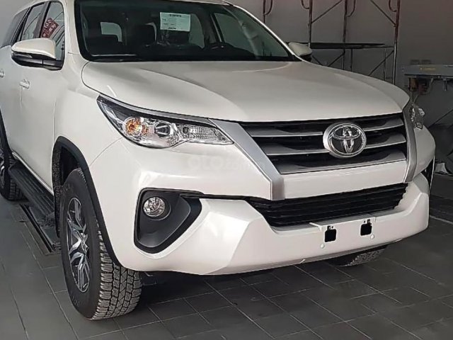 Bán ô tô Toyota Fortuner 2.4G 4x2 MT sản xuất năm 2019, màu trắng, nhập khẩu nguyên chiếc