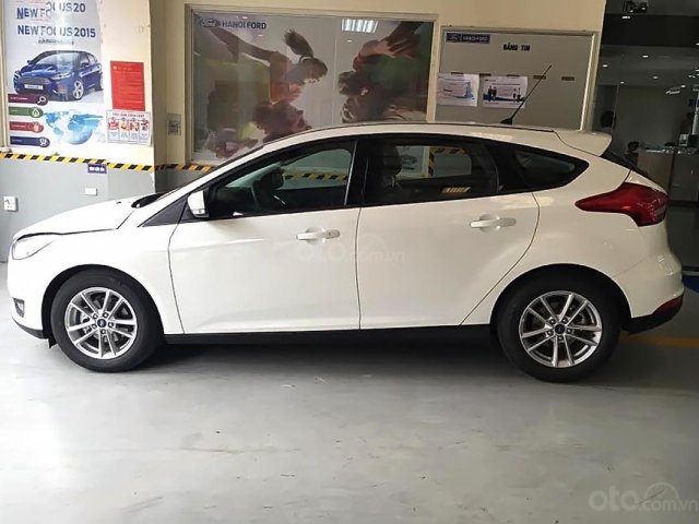 Cần bán xe Ford Focus Trend 1.5L sản xuất năm 2019, màu trắng, giá chỉ 550 triệu