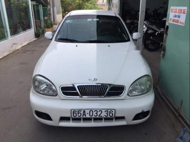 Cần bán xe Daewoo Lanos đời 2003, màu trắng, xe đẹp