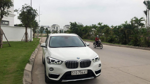 Cần bán BMW X1 năm sản xuất 2018, màu trắng