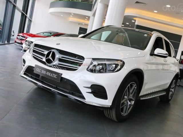 Bán Mercedes-Benz GLC 300 2019 mới 100% KM khủng lh_ 0989.686.9480