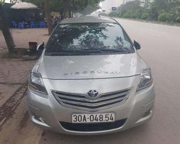 Bán Toyota Vios đời 2013, màu bạc