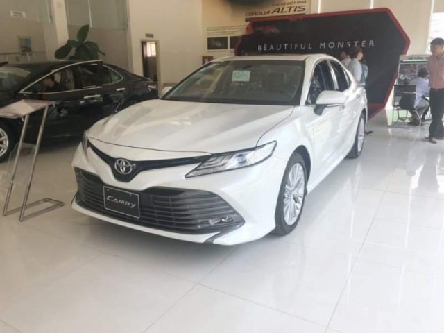 Bán Toyota Camry năm 2019, màu trắng, xe nhập