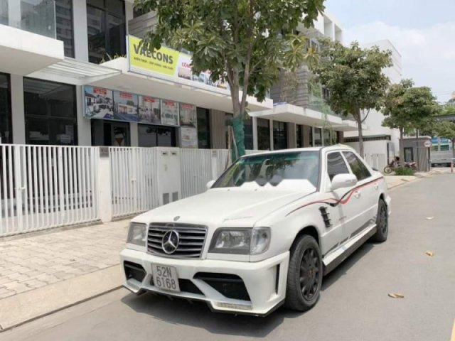 Bán xe Mercedes E280 năm sản xuất 1994, màu trắng, nhập khẩu nguyên chiếc, giá chỉ 68 triệu