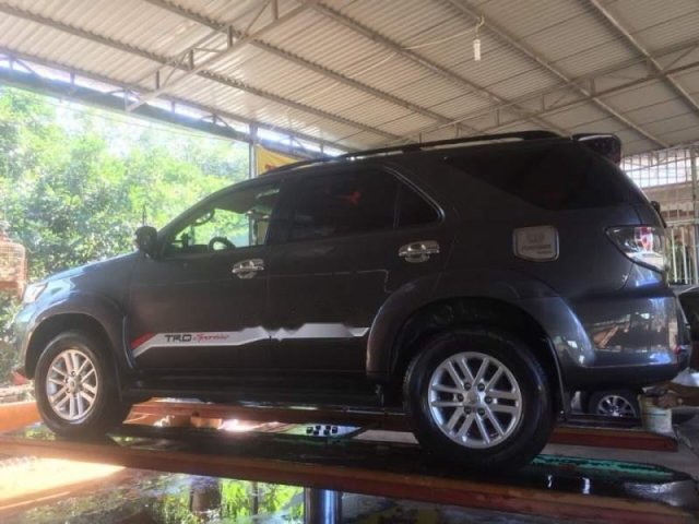 Cần bán xe Toyota Fortuner 2012, màu xám chính chủ